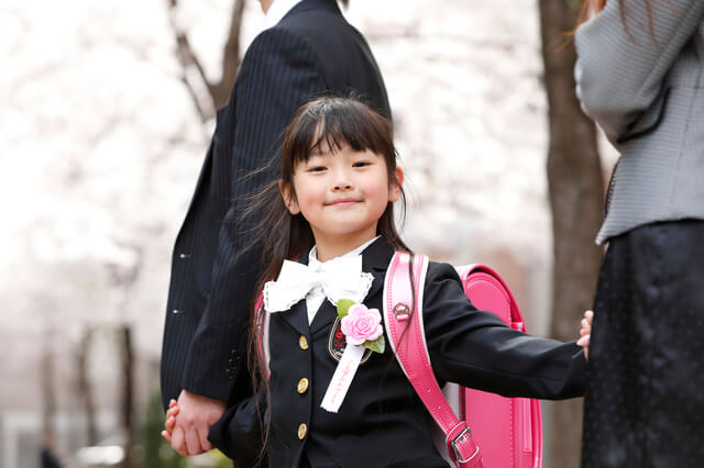 子育て費用に必要な世帯年収は?共働きでいくらあればいいの?のサムネイル画像